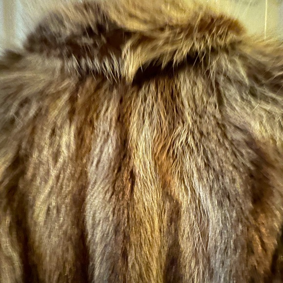 Vintage S Brody Fine Furs Long-haired, Full-length Raccoon Fur Coat - Picture 5 of 10